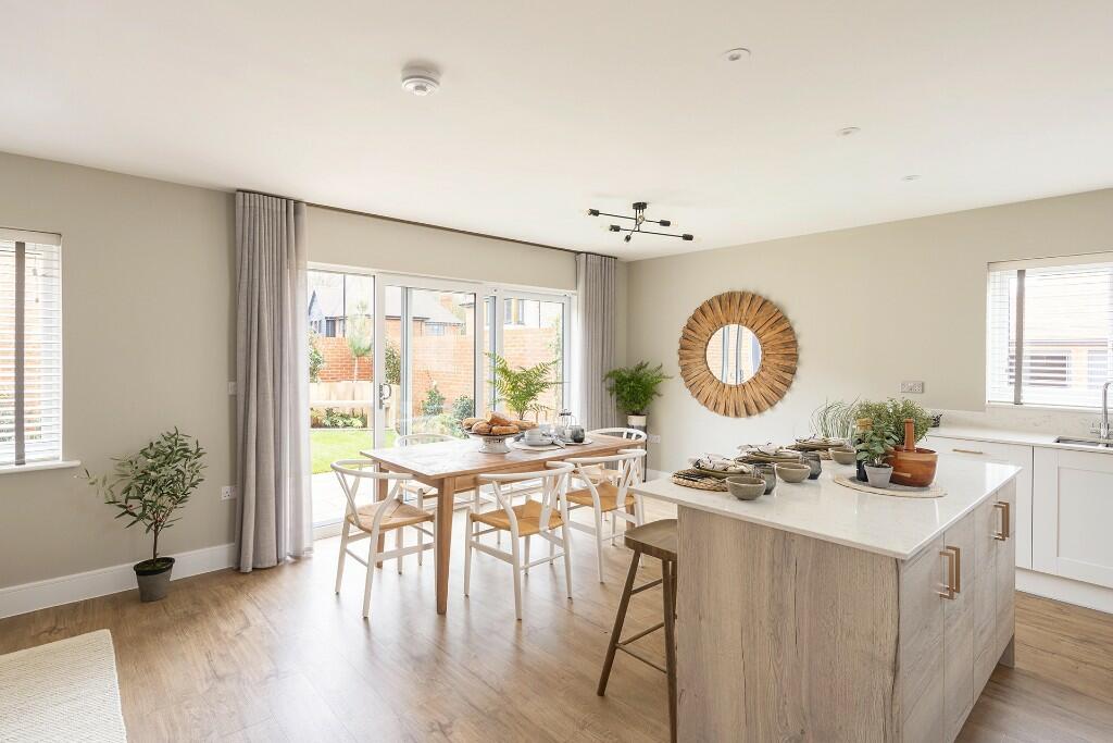 Kitchen / Dining