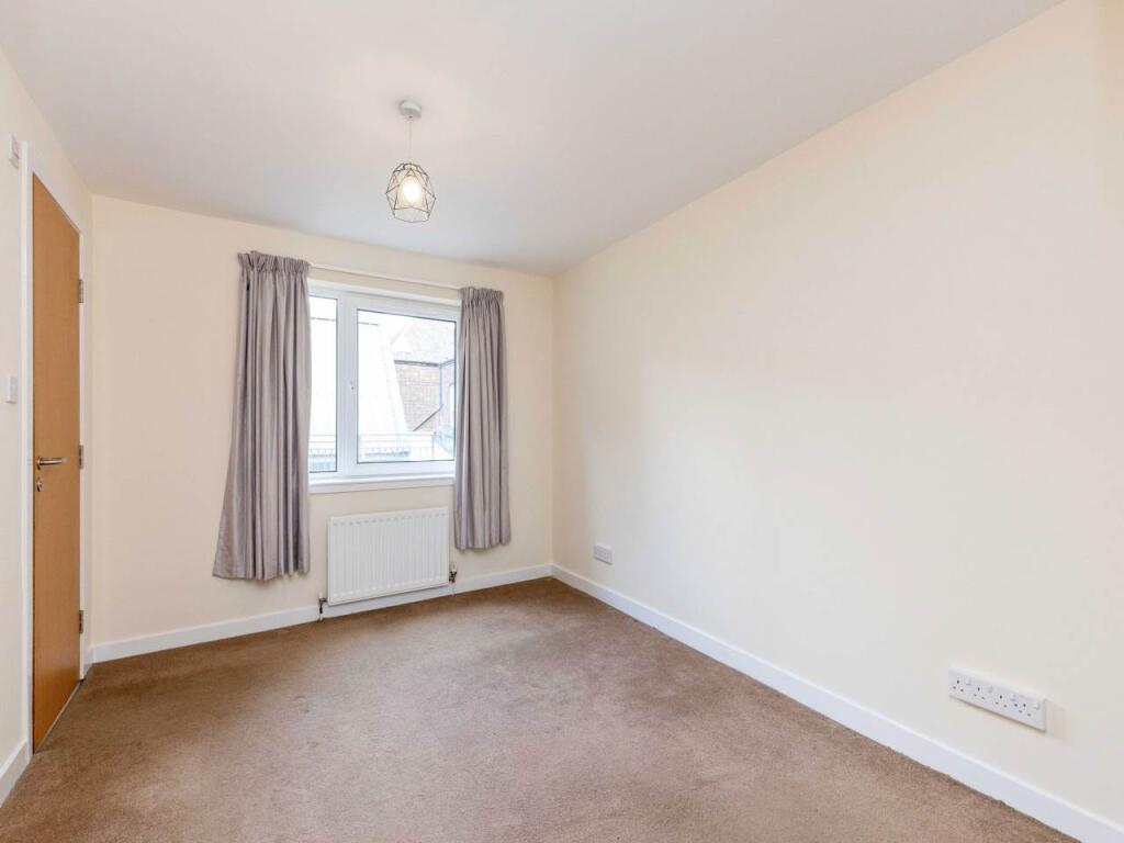 151-1LowerGrantonRoa