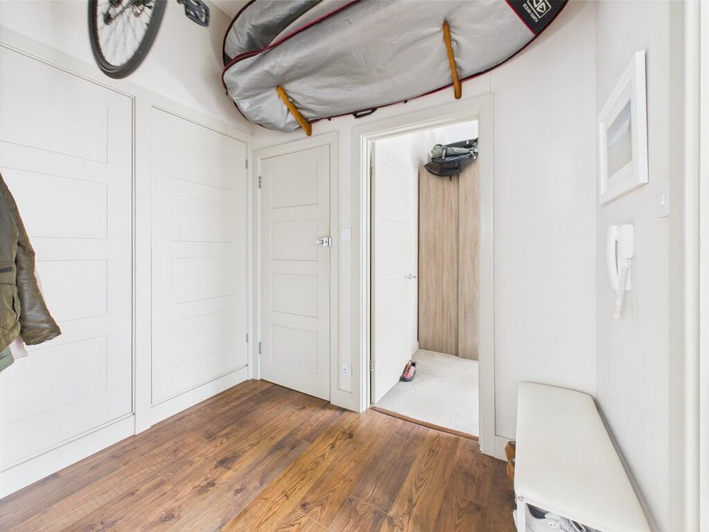 CAM03974G0-PR0134...