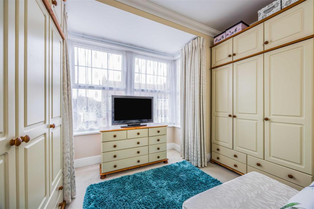 2A Wesley Grove, Copnor-Small-PorticoMarketing-Sol