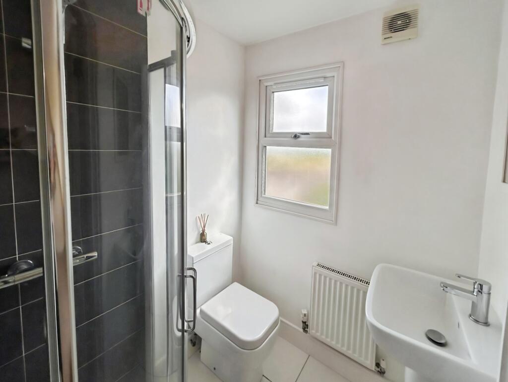 pbox-bathroom-333217.jpeg