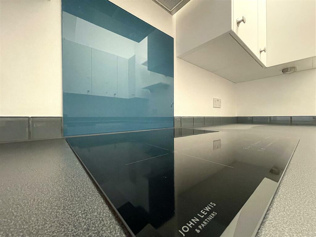 Kitchen (4).jpeg