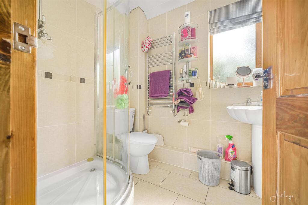 Ensuite shower room