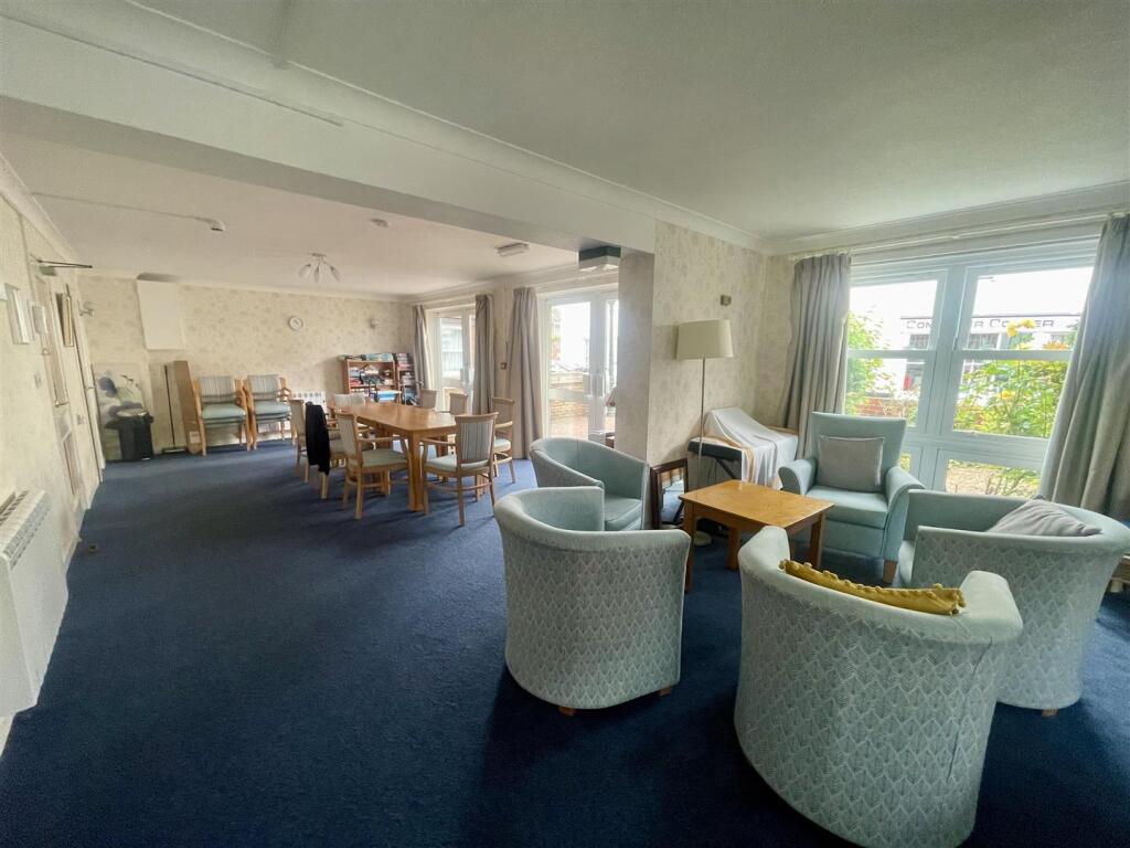 Residents lounge.jpg