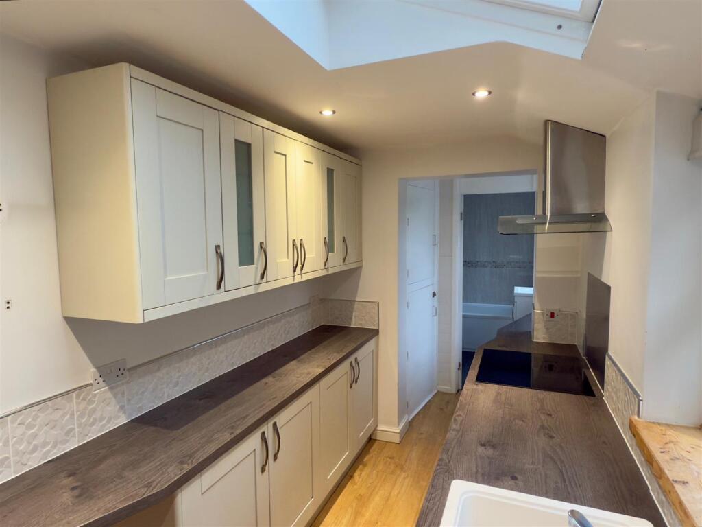 Kitchen Area.jpg
