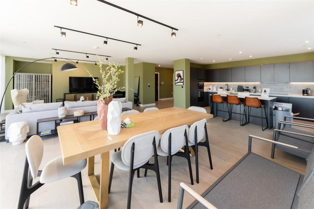 Dining area    .jpg