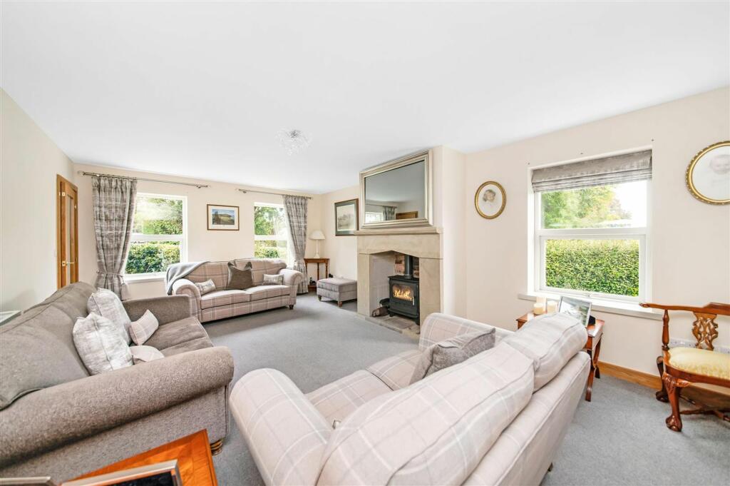 SECOND SITTING ROOM / FAMILY ROOM