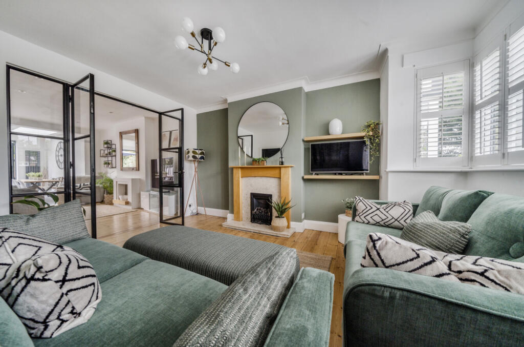 1330344-18-6884ee...