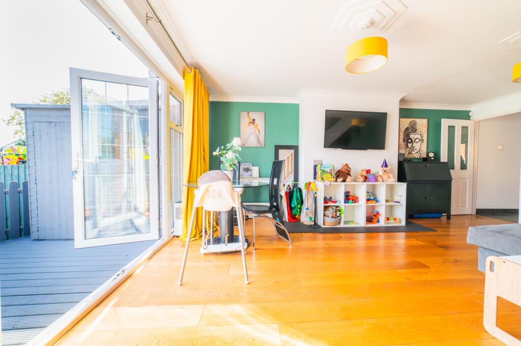 Award-winning Media team on EVERY Listing_24