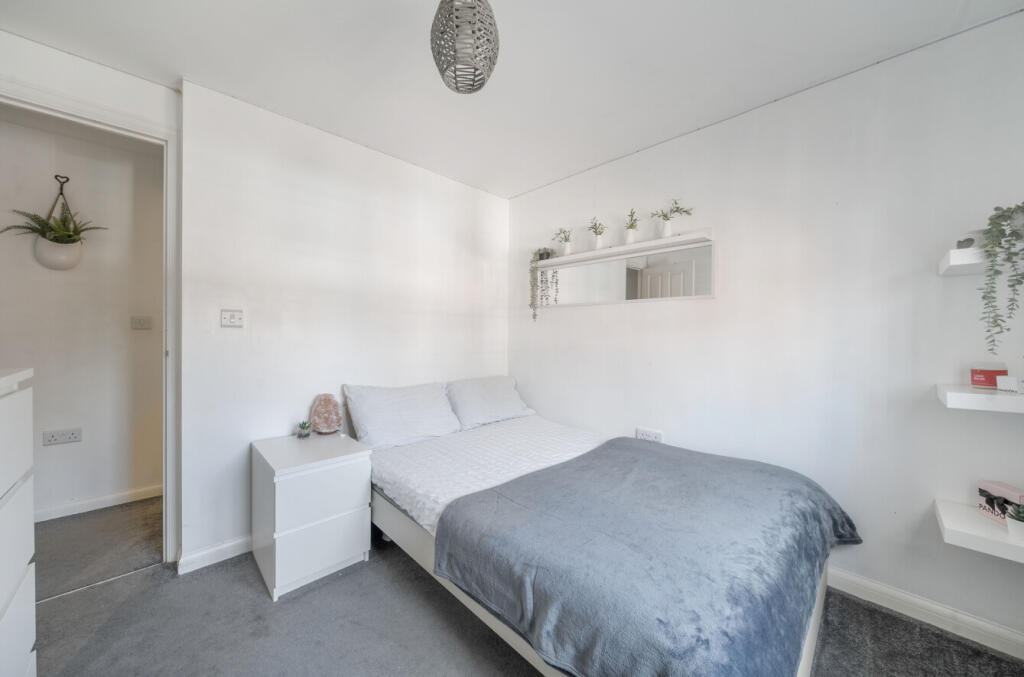 1315837-3-685e601...