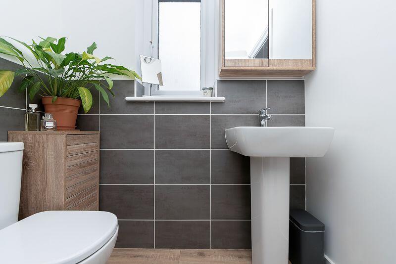 Bedroom One Ensuite Shower