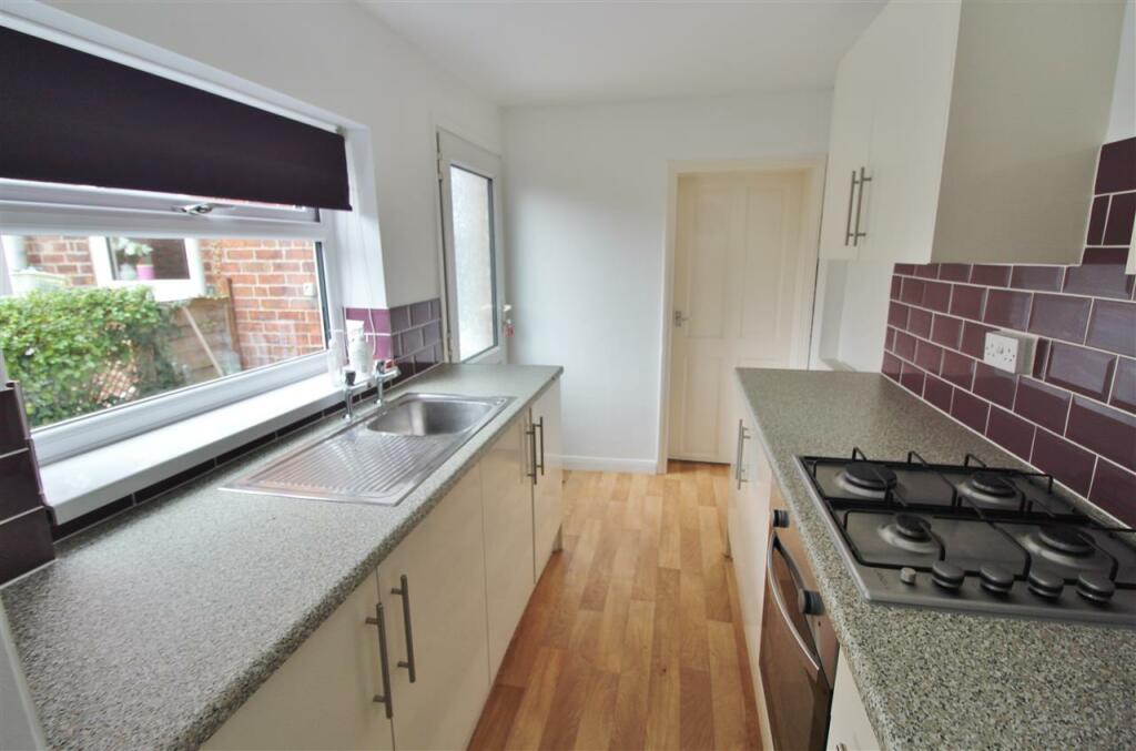 KITCHEN - Further