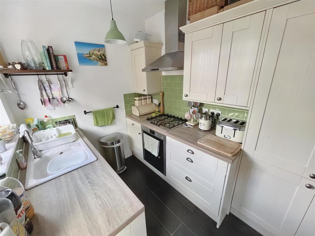 Kitchen Aspect 2.jpg