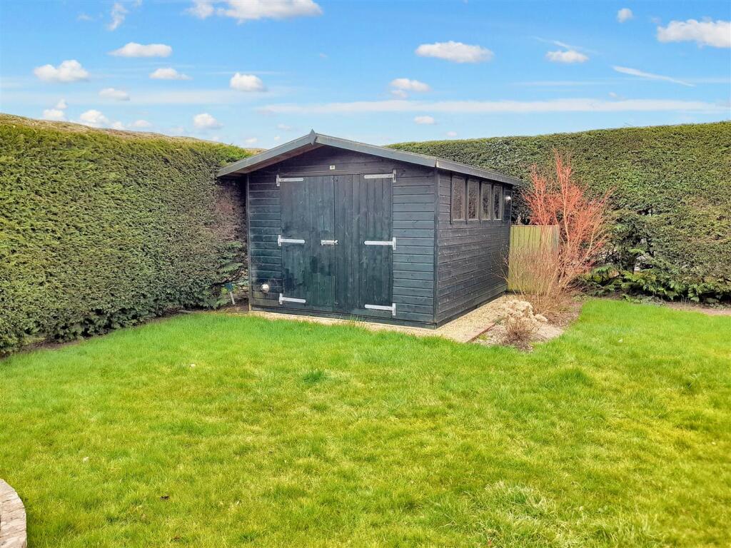 Shed new.jpg