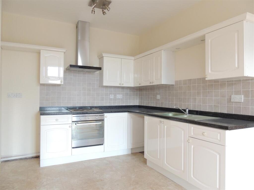 Living Room / Diner / Kitchen