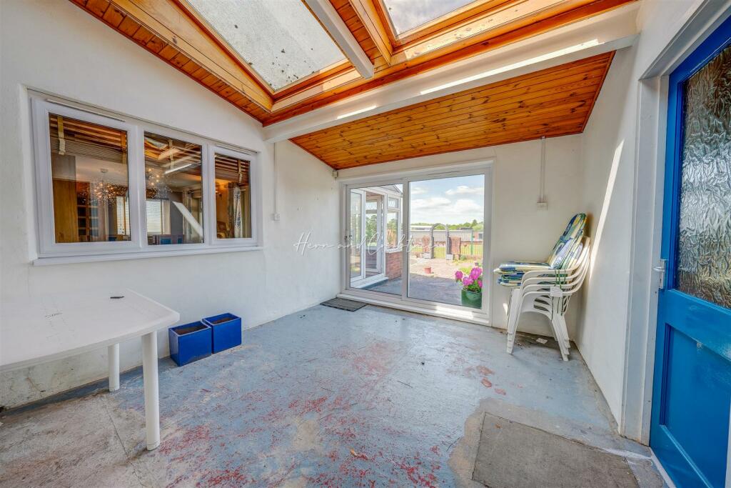 Padarn Close, Cyncoed, HernCrabtree (26).jpg