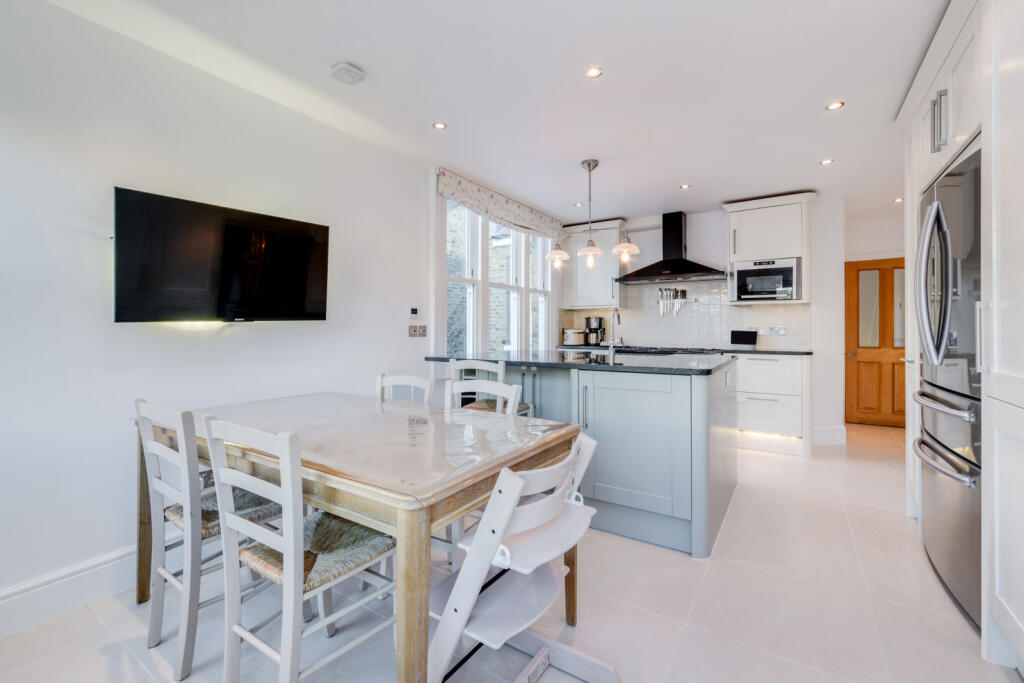 Dining/Kitchen