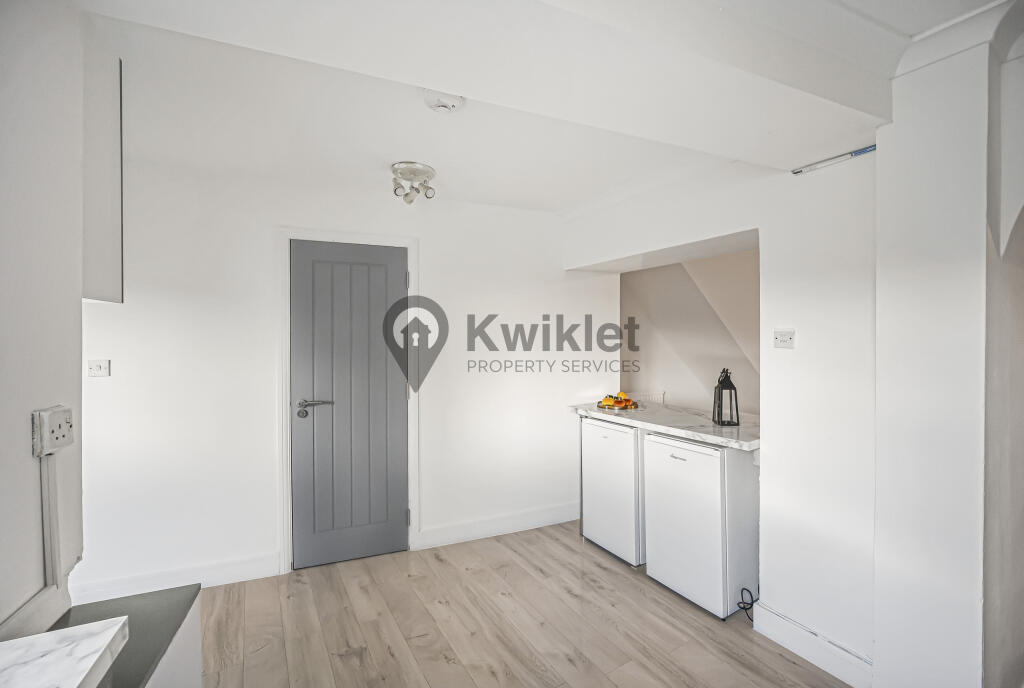 eZy Watermark_13-09-2025_07-28-47-3950pm.jpeg