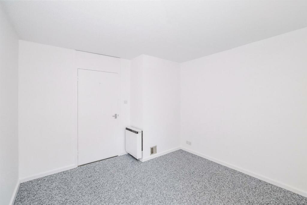 15 Harefield House-2_web.jpg