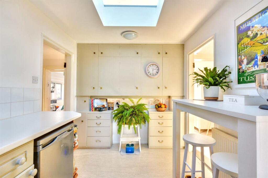 Kitchen_3.jpeg