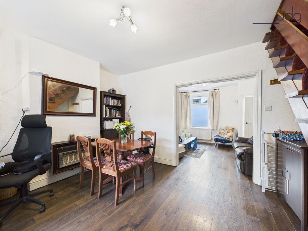 Cosy Open Plan Living Dining