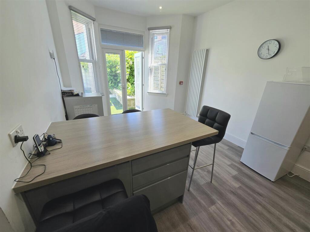 Open Plan Breakfast Area