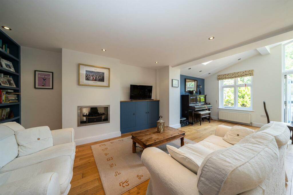 35-Tavistock-Ave-08563.jpg