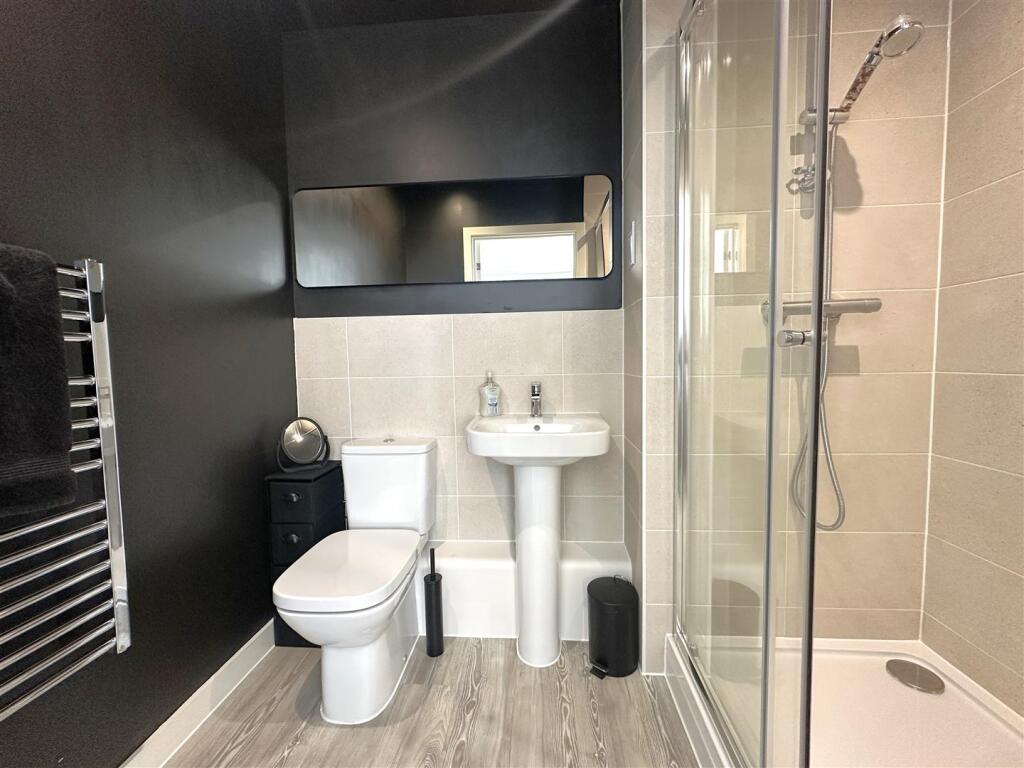 En Suite Shower