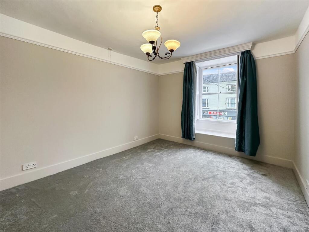 Bedroom 3.jpg