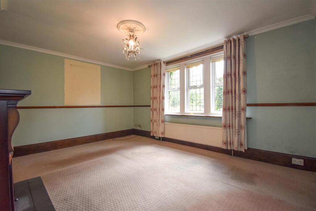 1 Carleton Village Dining Room b.jpg