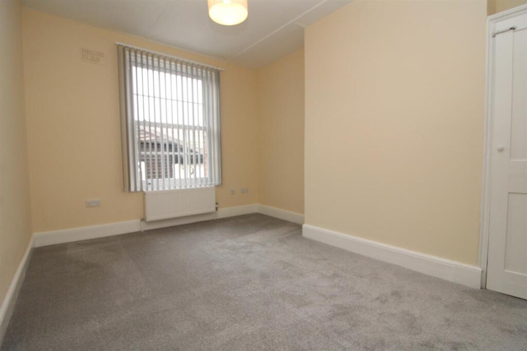Bedroom 1.JPG