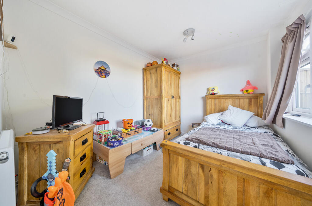 1382877-7-69203a3...