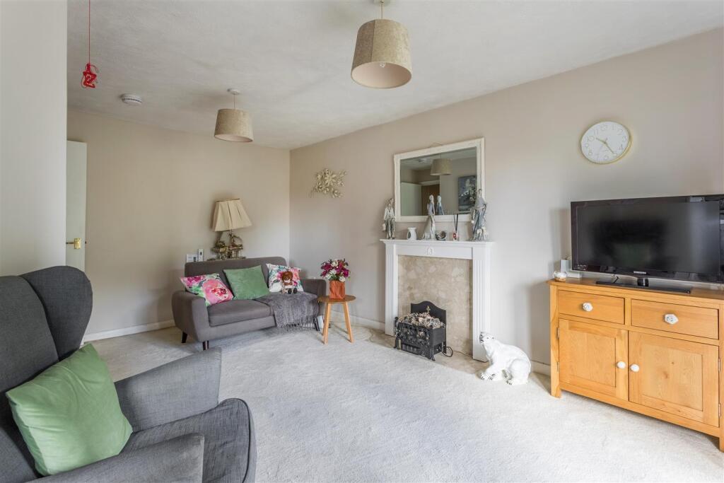 100 Windsor Court-6.jpg