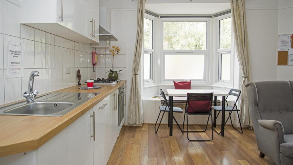 student-4-bed-flat-rental-cottage-grove-portsmouth