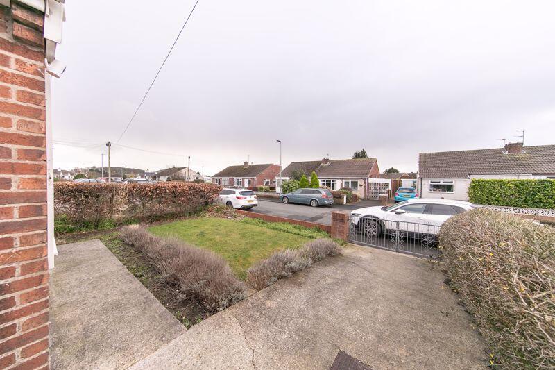 Front garden &amp; driveway 