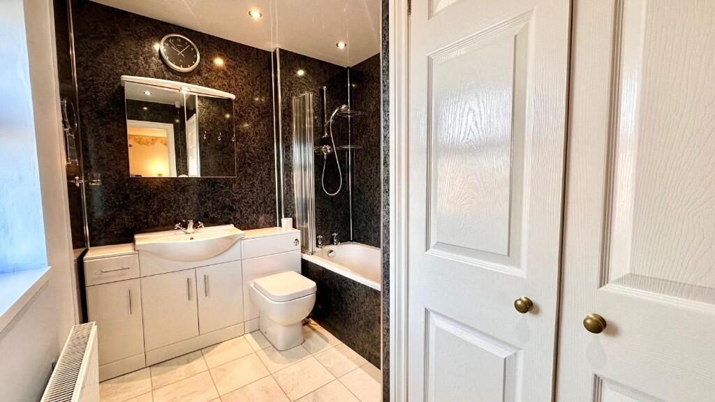 Ensuite Bathroom
