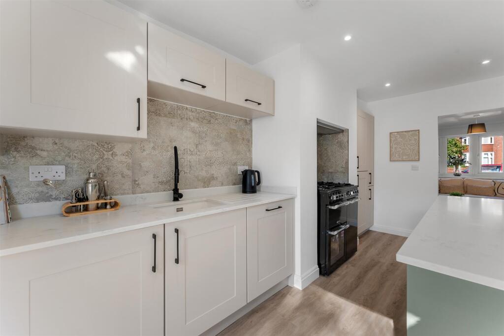 140 PEMBERTON ROAD-32.jpg