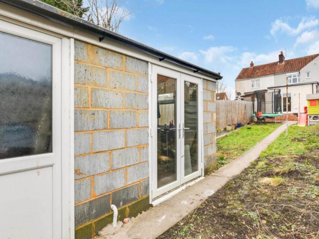 HOME OFFICE/OUT BUIL