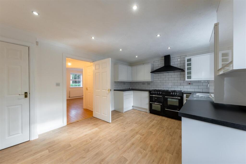 20 Chadwicke Close-027.jpg