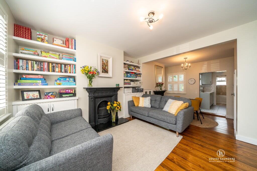 Sitting/dining room