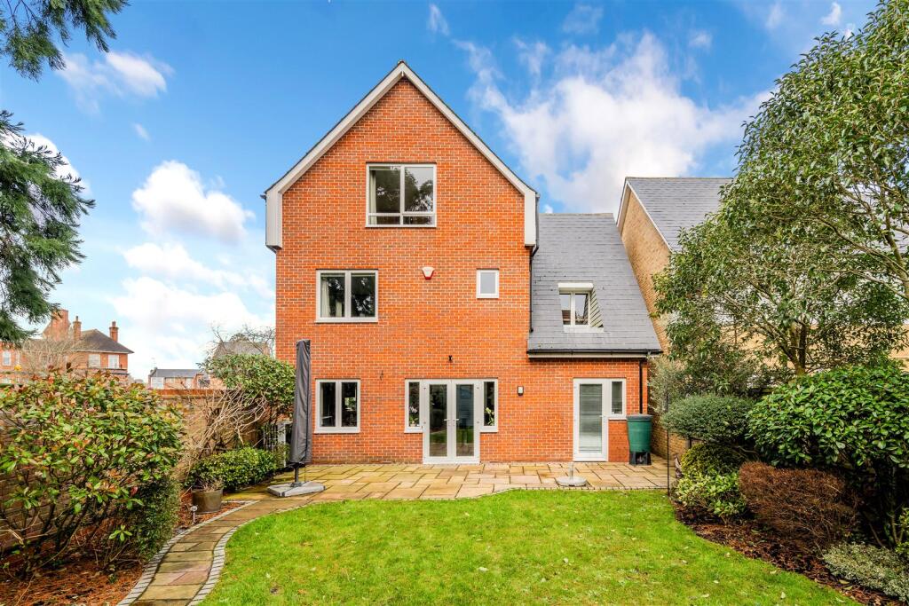 MULBERYY CLOSE (12).jpg