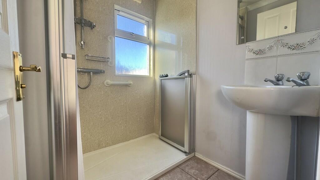 3B0EB564-40B7-42D...