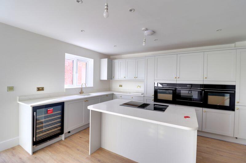 Dining Kitchen (Plot 1)