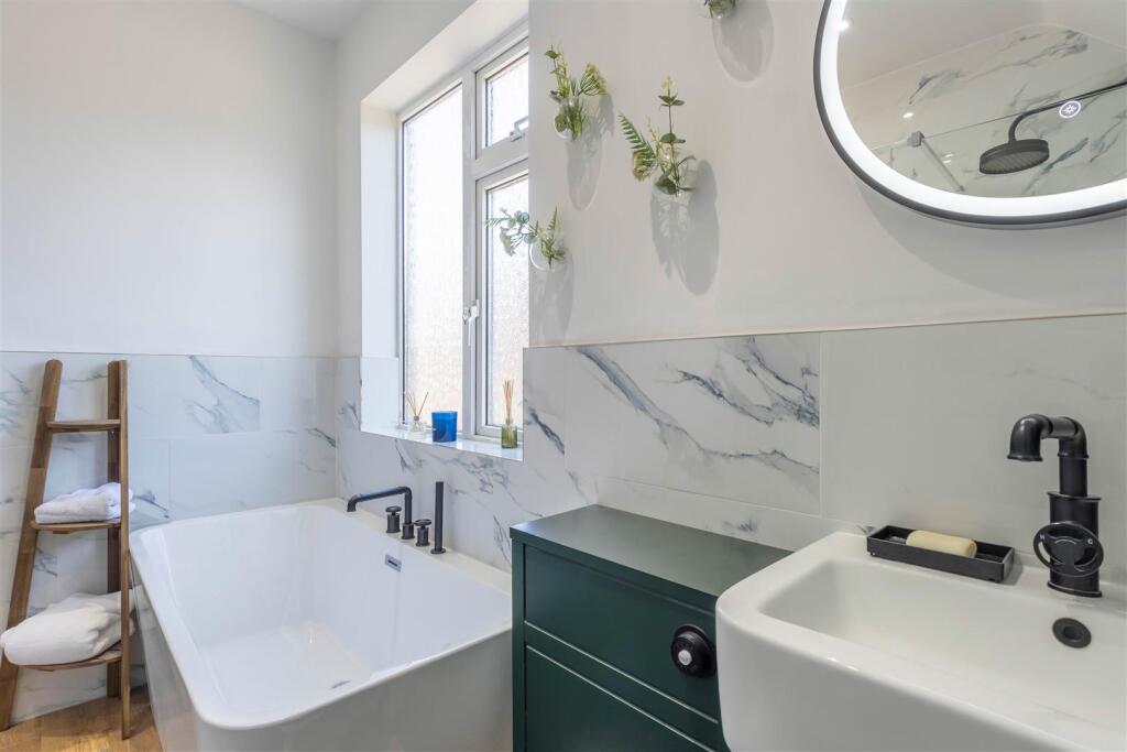 44 Raddlebarn Road 1