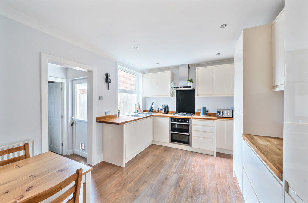 1341451-24-68a5b2...