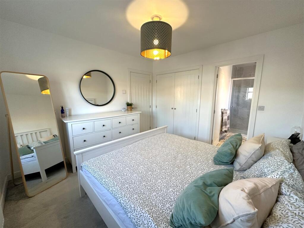 Bedroom One Into En-Suite 280