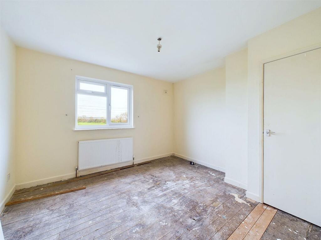 8 - Semi-detached House for Auction, Wick St Lawre