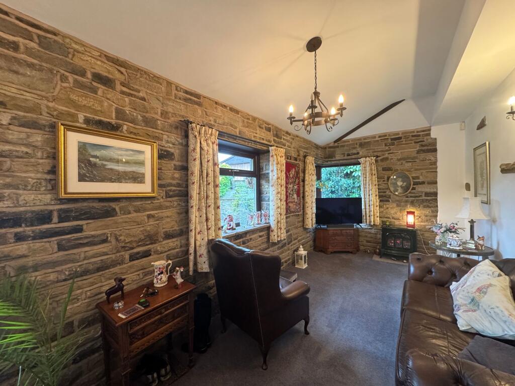 Thro' Breakfast kitchen &amp; sitting room