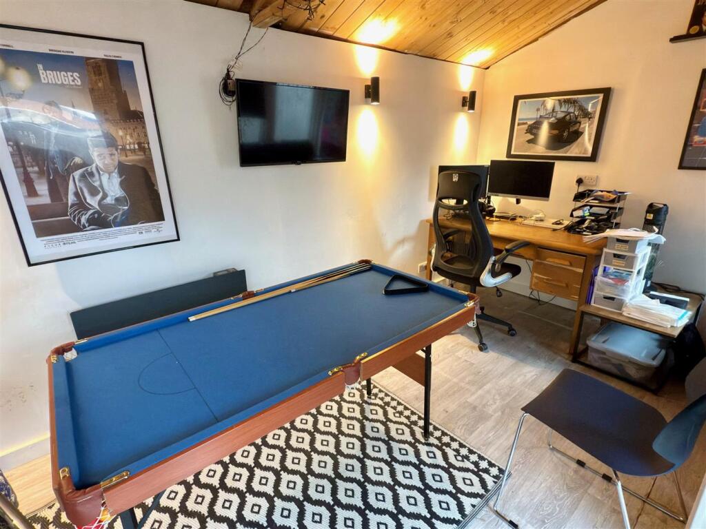 EXTERNAL GAMES ROOM OR OFFICE.jpg