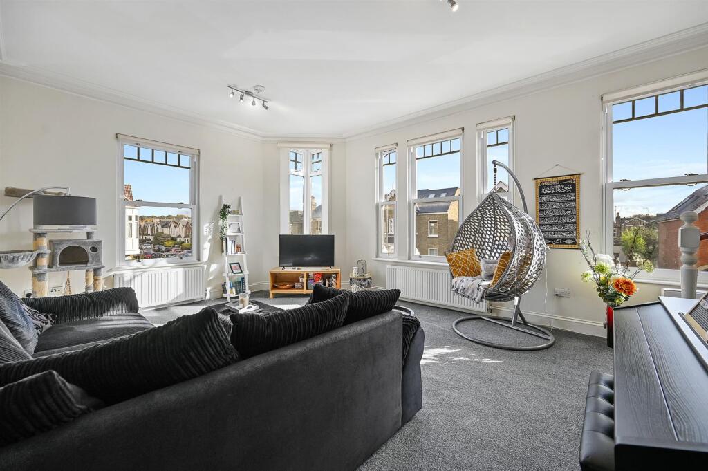 BCHJ - 151A Kings Road - Reception (4).jpg